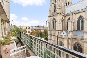paris invalides vue Tour Eiffel duplex