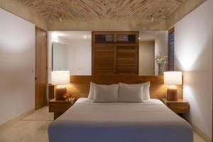 Oceanfront House 3, La Flia