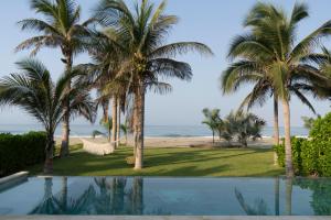 Oceanfront House 3, La Flia