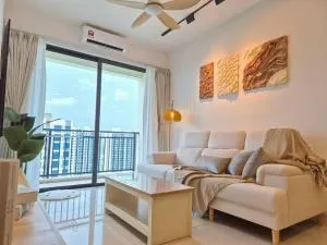 Central Park Bright & High floor 2 Rooms 4 pax - Kempas