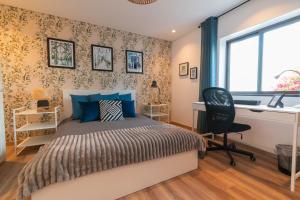 7Min to Uni Sé-Velha - AC - Work Desk - 300MBs WiFi - Suite 5