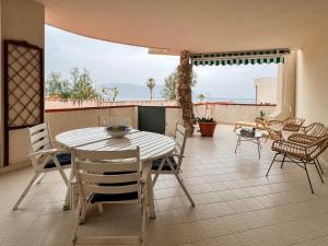 Isola delle Femmine Holiday Nancy