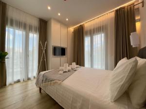 Astris Home - Lux Stay with Pool & Gym by TT