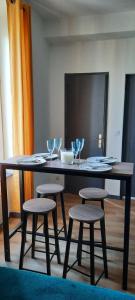 Appartements Studio Lorient Proche Centre Gare Wifi Netflix : photos des chambres