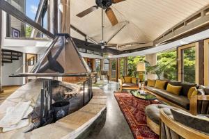 Belltop: Mountaintop Retreat with Best Views in TN