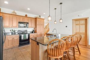 Hibernation Station - MTN Views near Asheville!