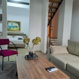 La Maisonette, Florina Center