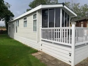 Lakeside Lodge Valencia 2 bedroom - Thorpe le Soken