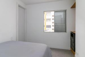 PE0051 - Recem reformado 2 dorms piscina com 2 vagas garagem e ao lado do Allianz Parque