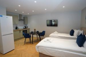 Easy 2 Manage Wisteria House, Heathrow Haven, Free Parking