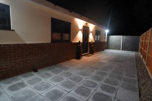 Easy 2 Manage Wisteria House, Heathrow Haven, Free Parking