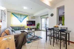 RING - Spacious DeLuxe Apartment, Big Terrace, Plus FREE Underground Parking - Arad