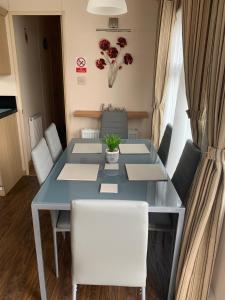 Lakeside Lodge Valencia 2 bedroom