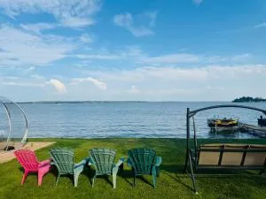 Lakeside Home-Tranquil Retreat by the Water - Innisfil