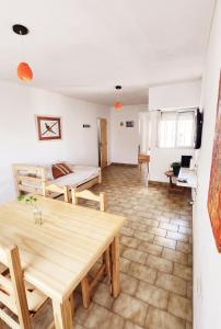 PISO UNO Depto SUPER GRANDE con Living Comedor y Dormitorio PET FRIENDLY No aceptamos huéspedes de Bahía