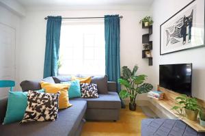 South Beach Steps to Ocean Drive Free Parking & Pet Friendly