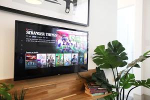 South Beach Steps to Ocean Drive Free Parking & Pet Friendly