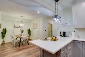 Walk to Lititz Springs Park Dtwn Apt!