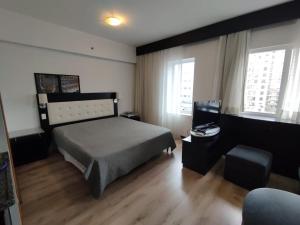 Lapidare Flat Merc Paulista Hospital Beneficência Portug Piscina Estac Restau Acad