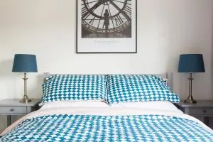 Balcony View, Fitzroy Court, 2 Bed Apartment, 2 Bathroom - High Wycombe - Sands