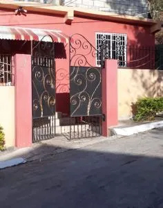 Shadricks Homes - Linstead