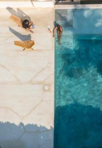 Oceanfront House 2, La Flia