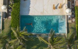 Oceanfront House 2, La Flia