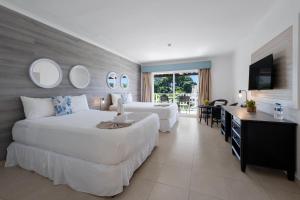Playa Blanca Beach Resort -Inclusive