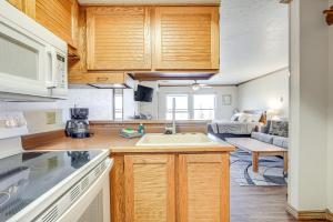 Ski-InandSki-Out Brian Head Studio