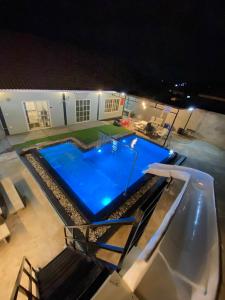 บ้านพูลโต พูลวิลล่า ที่พักบางเสร่ - สัตหีบ