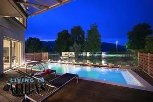 Luxurious Lakefront Villa Chalet Du Lac with Stunning View - Neo Mpizani