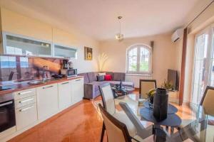 Apartments in Novi Vinodolski 51785