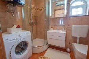 Apartments in Novi Vinodolski 51785