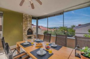 Apartment in Soline - Insel Krk 51996 - 4hvězdičkové hotely ve městě Soline