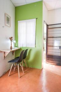 chill green beautiful downtown area TV good Wifi