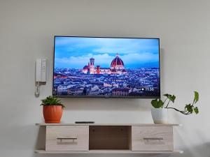 Comodo monoambiente con balcon en el Prado