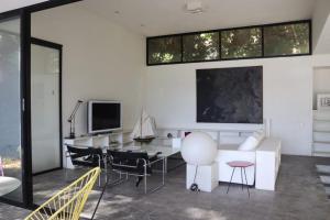 Preciosa Casa Contemporanea Vista Lago en pueblo