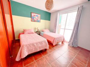 Colorful family condo with terrace and free parking