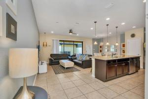 Themed Bedrooms & Private Pool Gated in Fun Resort townhouse