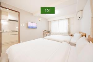 Shinjuku Downtown 1min walk to metro Cozy APT