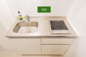 Shinjuku Downtown 1min walk to metro Cozy APT