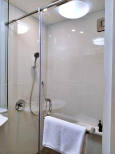 Phòng Deluxe có giường Queen - Không hút thuốc (Deluxe Queen Bed Non-Smoking)