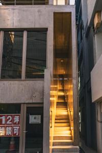 那覇 国際通りまで30秒 1日1組限定のモダン貸切ステイ