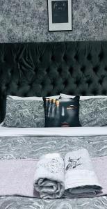 Neat and cozy apartment in central Rosebank with unlimited Wi-Fi and backup power