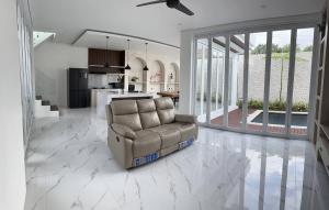 newly built Villa Na Bali