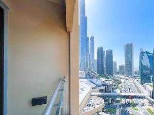 Dubai Mall Downtown Luxury stay with Balcony & View