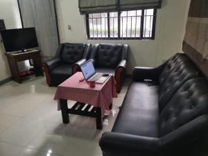 Full Villa with 4BR near SM mall and walking street