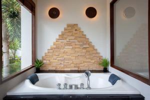 2 Secluded Villas Private Resort