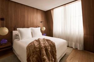 Fitzrovia Suite, 1 Bedroom Suite, 1 Queen room in The London EDITION