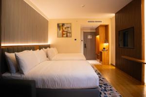 Aglow Hotel Harbor Bay Batam